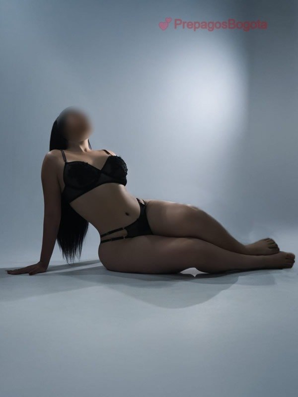 Carmenza – Voluptuosa Colombiana chica de labios carnosos. - Miniatura 4